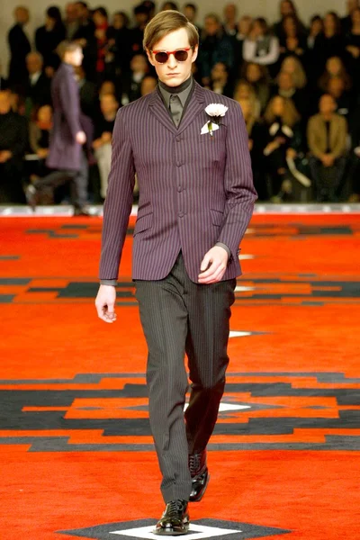 Look 29
